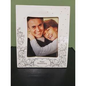 Lenox pearl and diamond studded frame